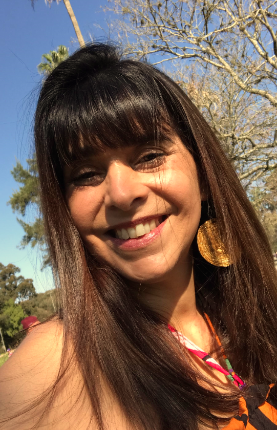 REGINA ALQUIMISTA DA PALAVRA